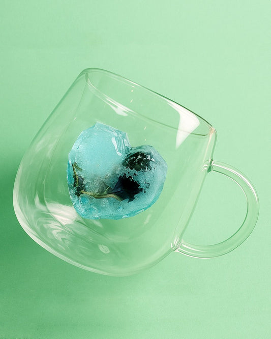 Niebieska herbata (blue tea): co to jest, jak parzyć i z czym łączyć?